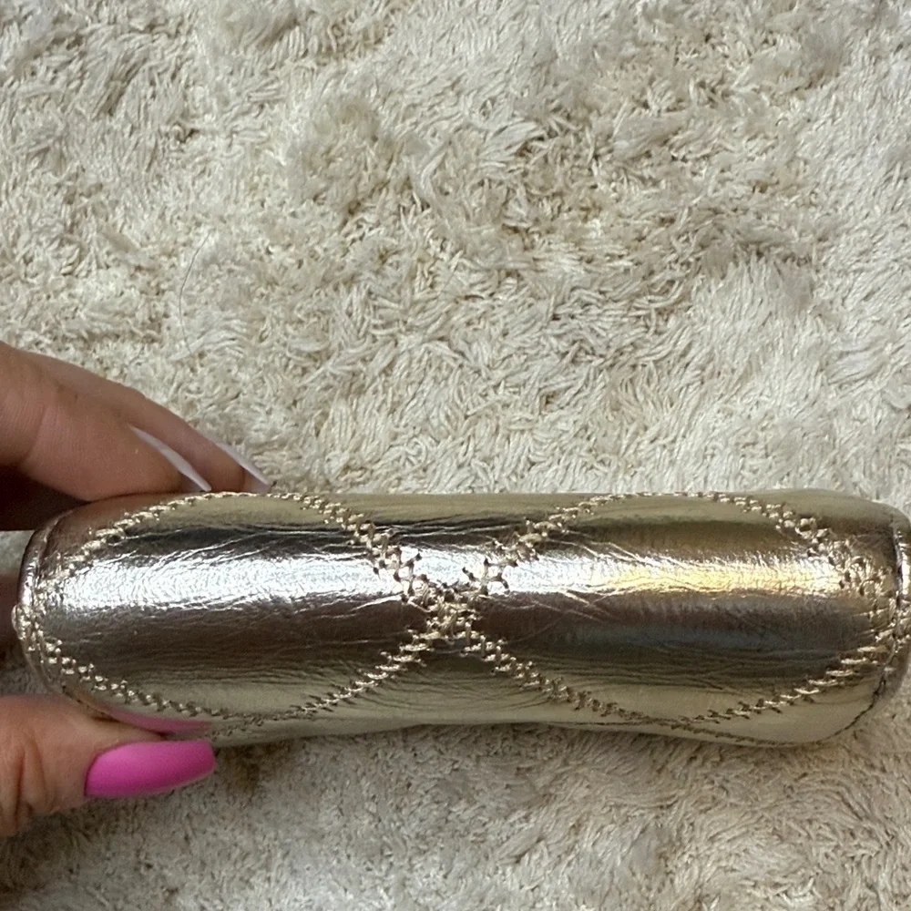 NWT Tory Burch Willa Metallic Gold Quilted Card Case